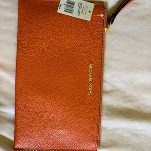 Michael Kors zip wristlet